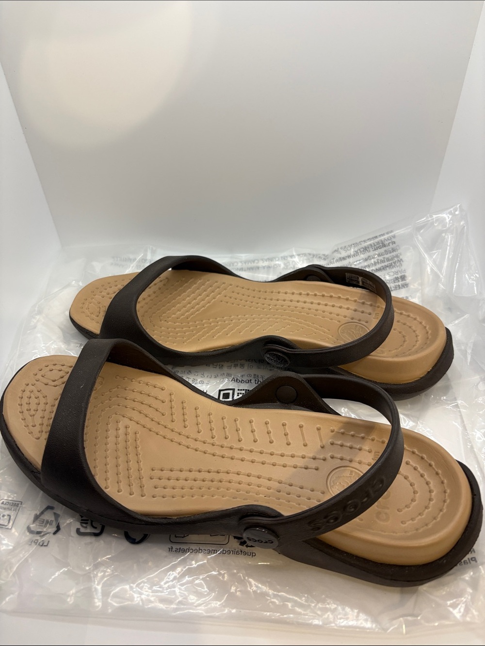 CROCS Cleo Women’s Brown and Tan double strap Sandals size 8 new flats